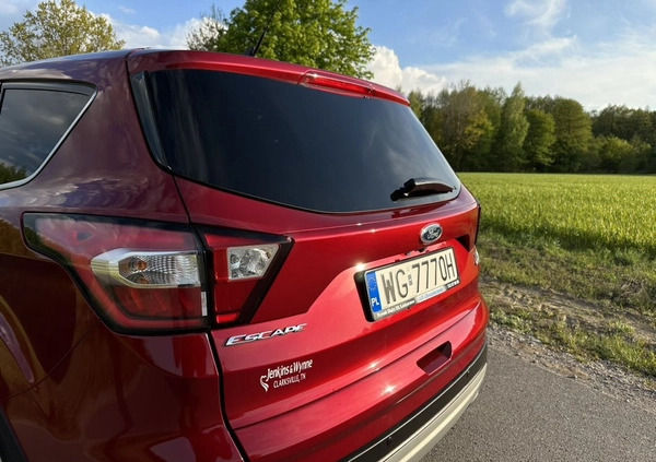 Ford Escape cena 74700 przebieg: 47000, rok produkcji 2019 z Trzebiatów małe 277